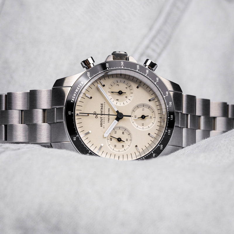 About Vintage Racing Chronograph 1960 Steel / Off White
