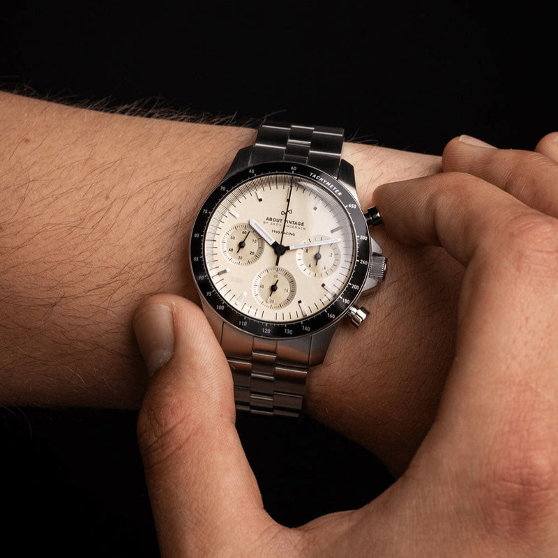 About Vintage Racing Chronograph 1960 Steel / Off White