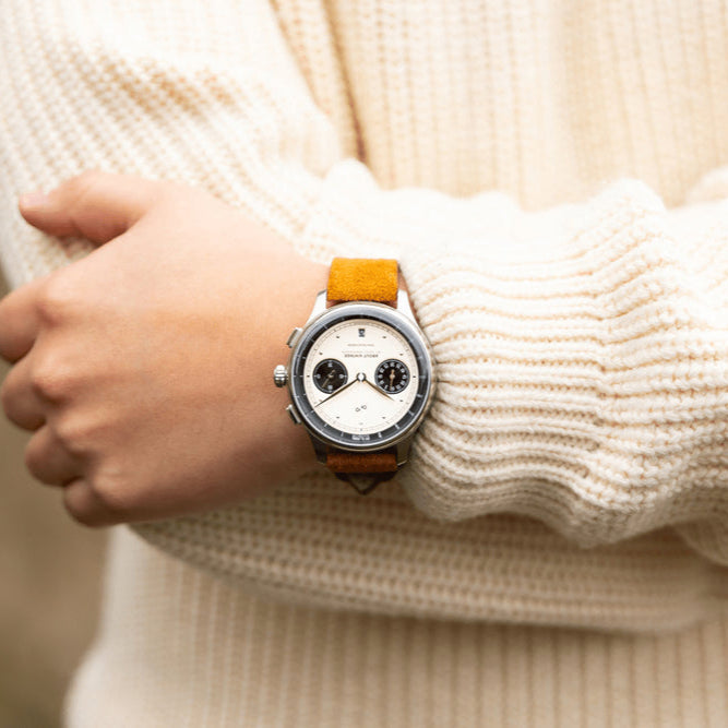 About Vintage 1934 Telechron, Steel / White & Black