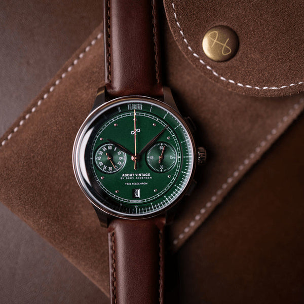 About Vintage 1934 Telechron, Steel / Green