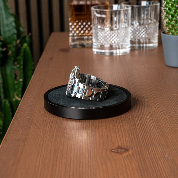 black watchmat with anthracite color leather