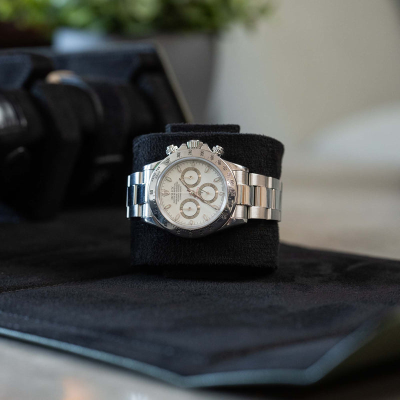 Hexagon M-shaped cushion