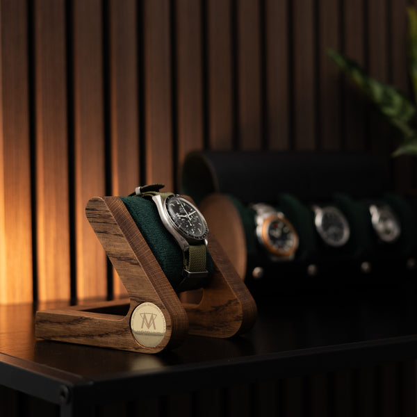 Morelund Watch Stand - Dark Oak - Blue