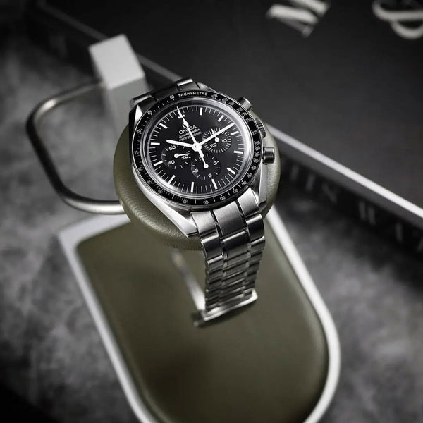 AUBLIQ Watch Stand Silver Khaki Green