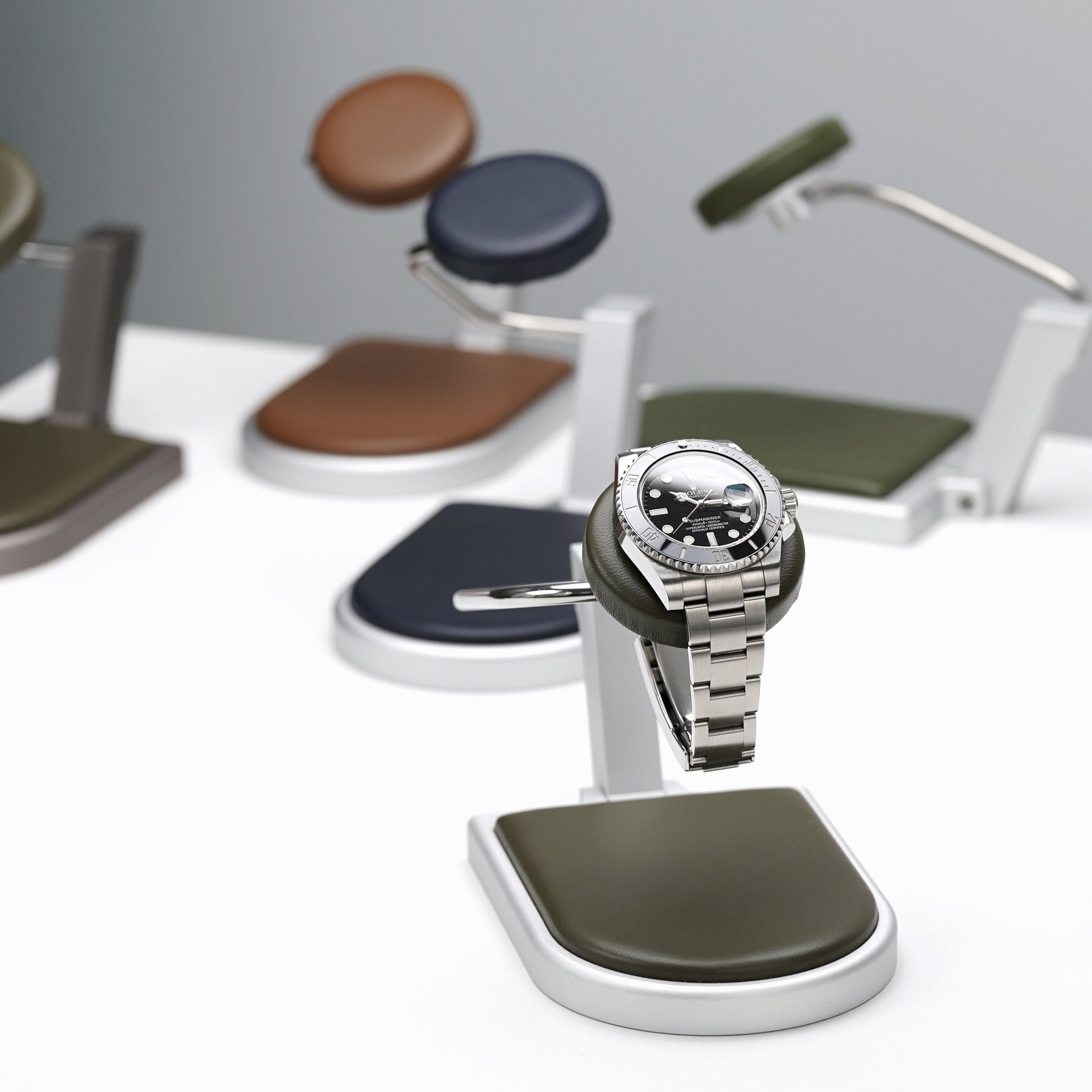 AUBLIQ Watch Stand Silver Khaki Green