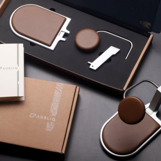 AUBLIQ Watch Stand Dark Grey Brown