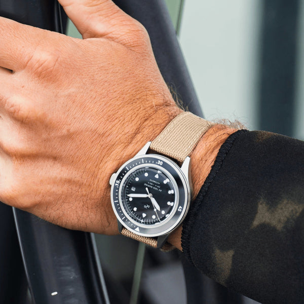 About Vintage 1956 Marine Automatic, Steel / Black