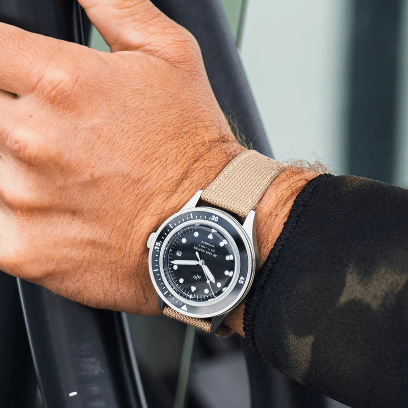 About Vintage 1956 Marine Automatic, Steel / Black