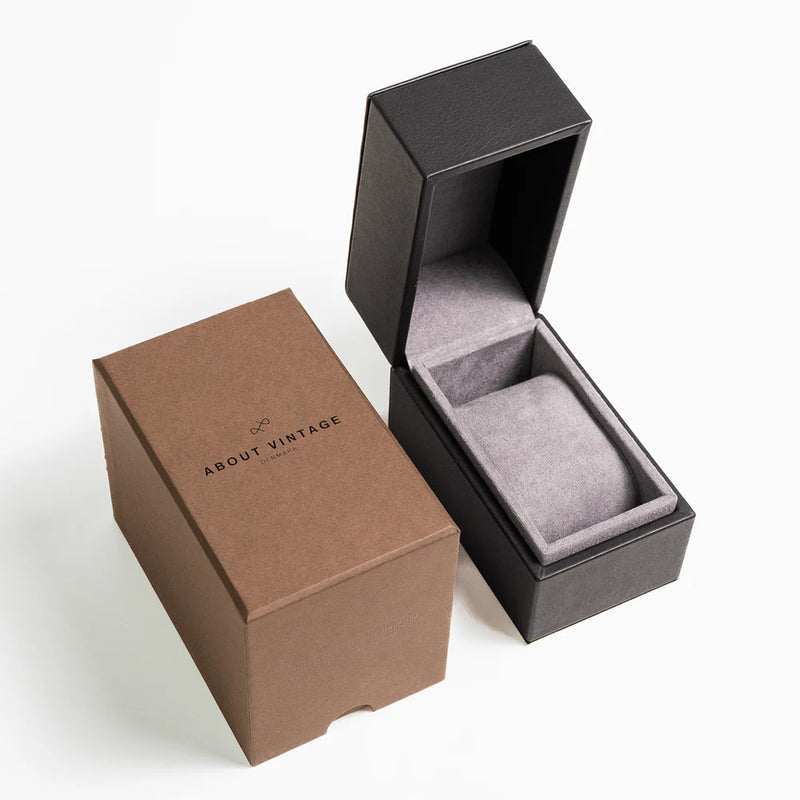 About Vintage Racing Chronograph 1960 Steel / Off White