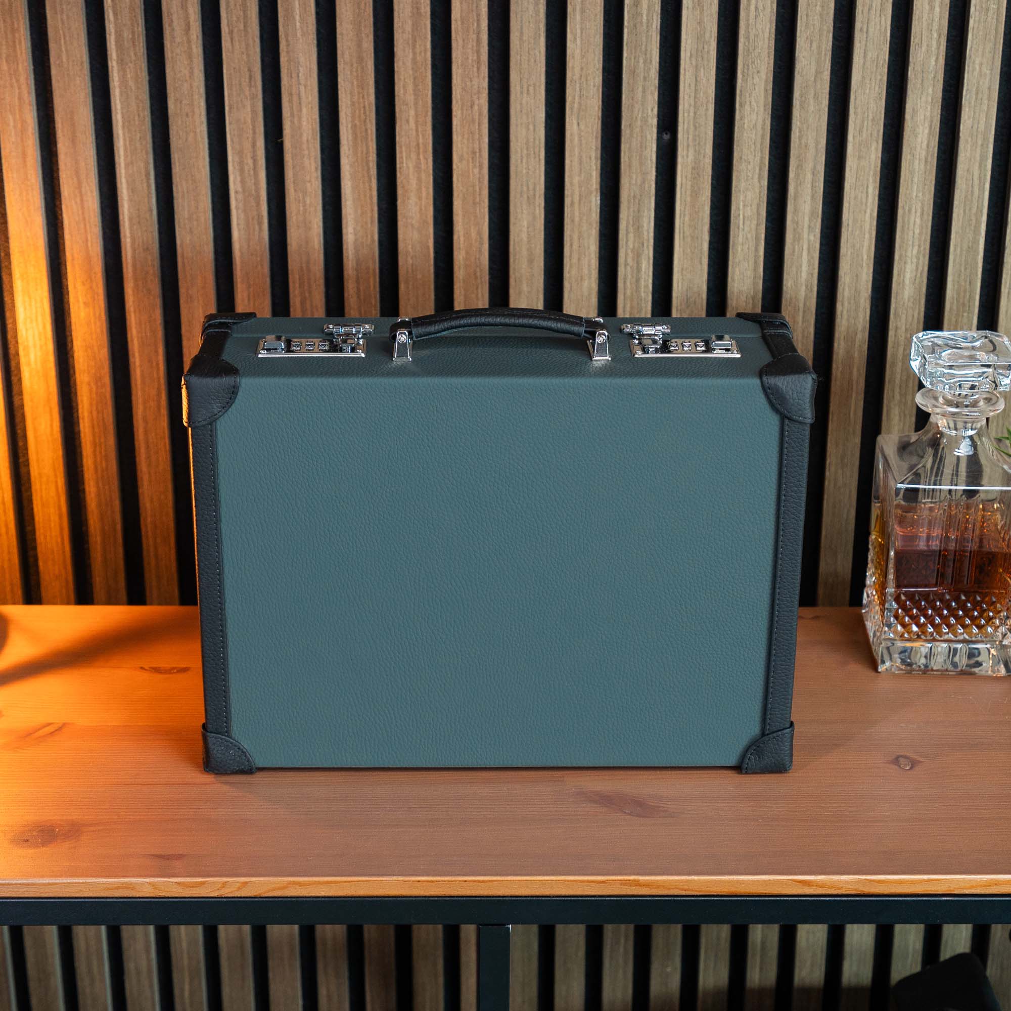 Green Vip Suitecase Suitcase For 15 Watches - Dark Green - $457 - Free shipping