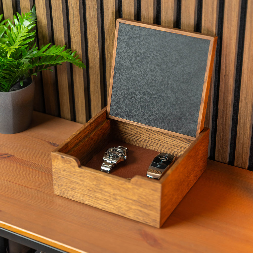 Watch Chest - Dark Oak