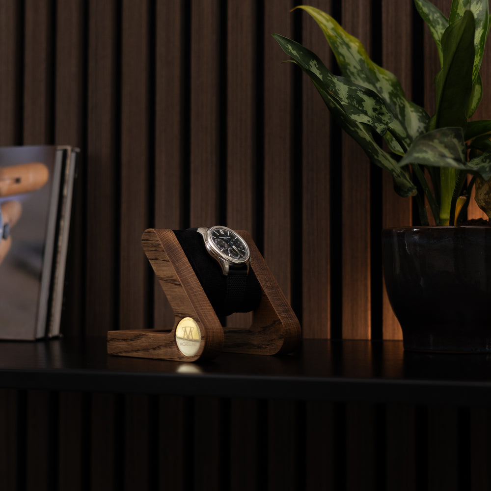 Morelund Watch Stand - Dark Oak - Navy Blue
