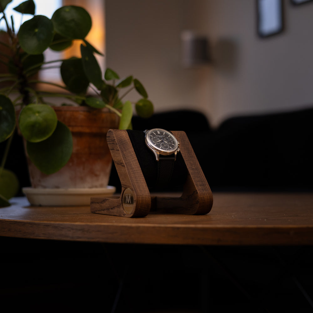 Morelund Watch Stand - Dark Oak - Black