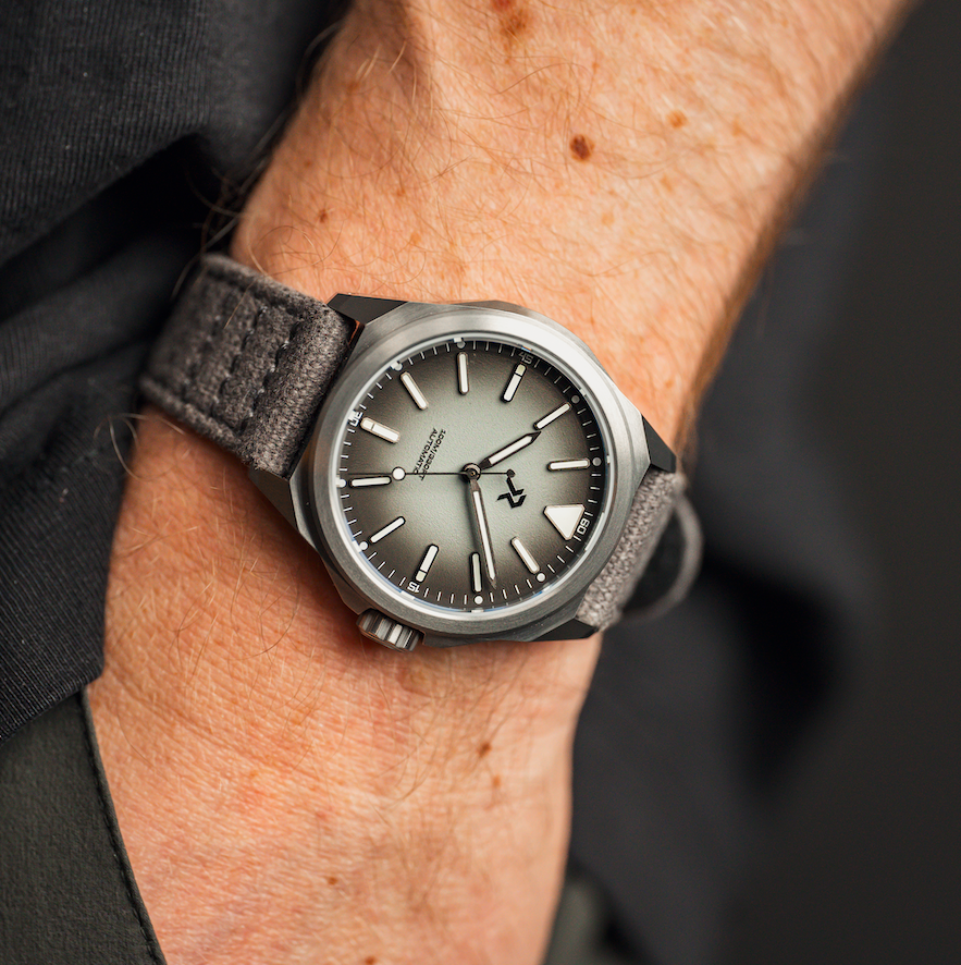 RZE RESOLUTE - Arctic Grey